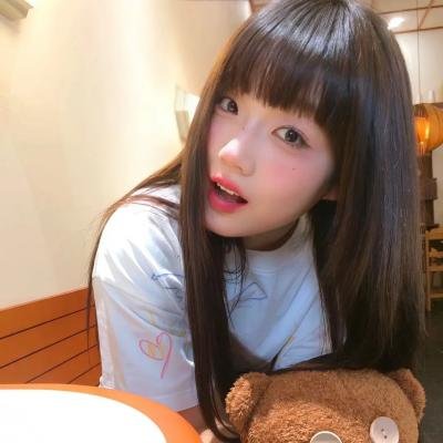 黑暗中的两个人